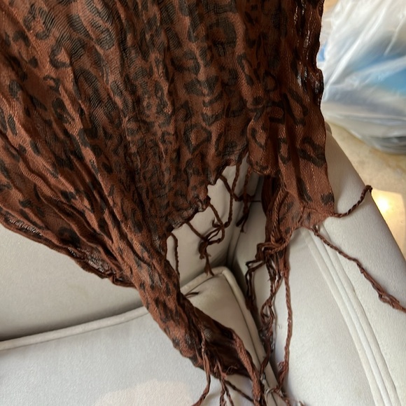 Animal print scarf 66" x 22" - Picture 3 of 3